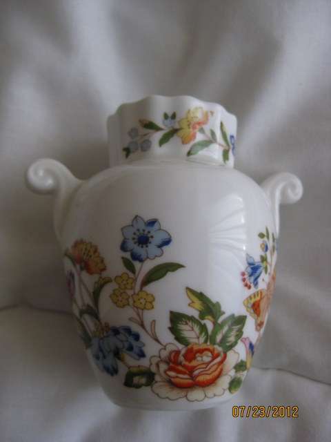 AYNSLEY . COTTAGE GARDEN , BONE CHINA  . MINI VASE 8.5 CM HIGH