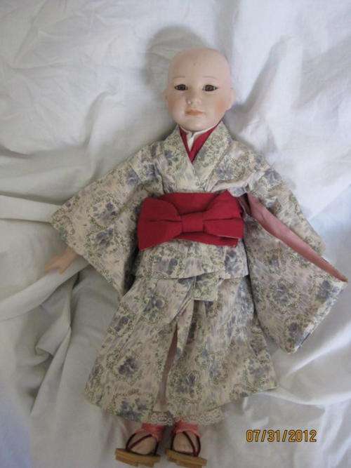 PORCELAIN DOLL 43CM