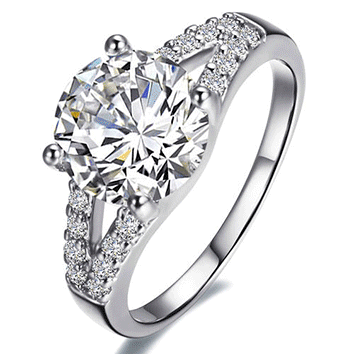Stunning 2.00 Carat Simulated Diamond Ring. Sizes Available : 6 ; 7 ; 8 ; 9 ; 10 !!!