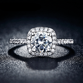 Exquisite 1.5 Carat Simulated Diamond Ring. Size 6 / M