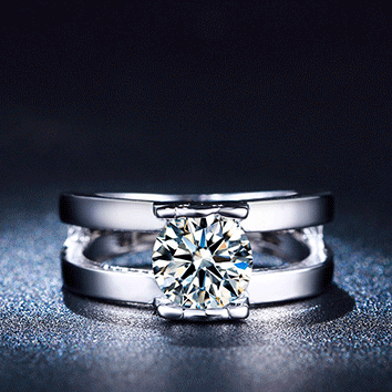 Amazing 1 Carat Simulated Diamond Ring. Sizes available : 6 , 7 & 8