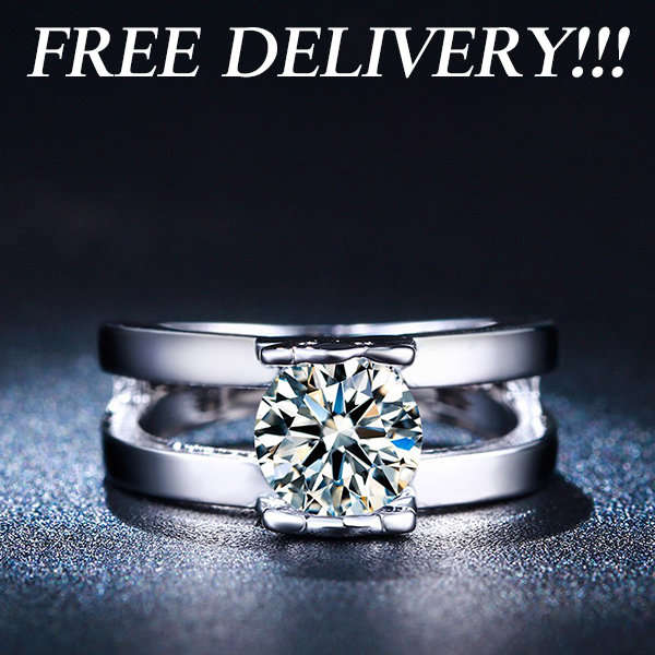 **FREE DELIVERY** Amazing 1 Carat Simulated Diamond Ring. Size 8 / Q !!!