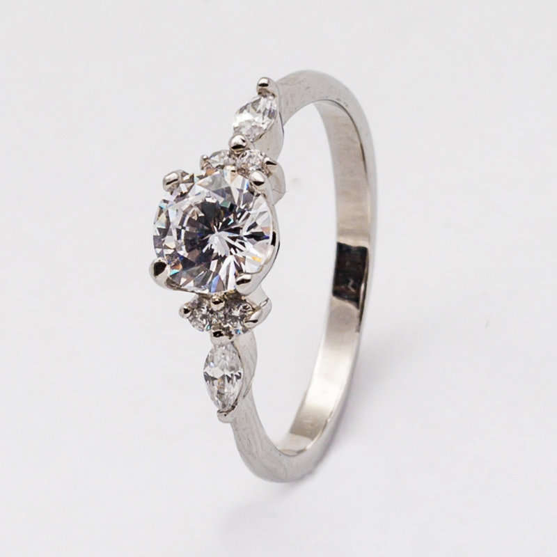 Amazing 1.40 Carat Simulated Diamond Ring. Sizes Available : 6 ; 7 ; 8 ; 9 ; 10 !!!