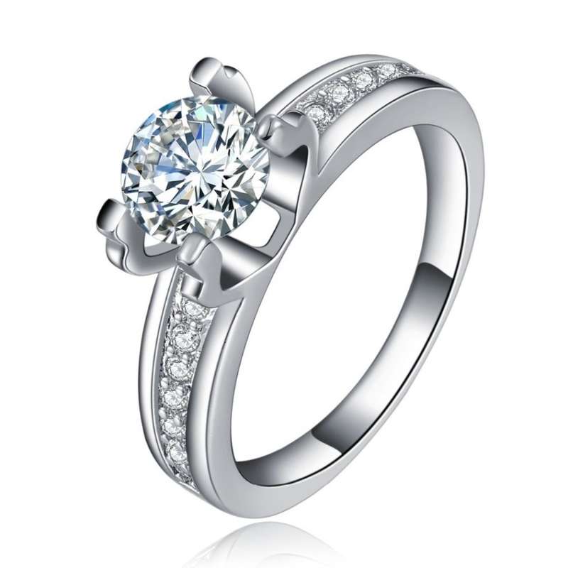 Exquisite 1.80 Carat Simulated Diamond Ring.  Size : 8 / Q