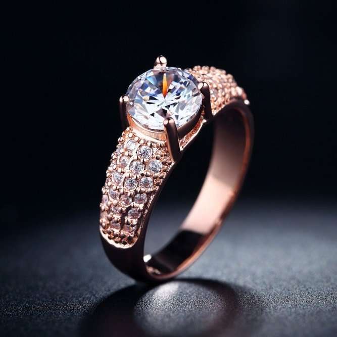 Stunning 1.50 Carat Simulated Diamond Ring. Sizes Available : 6 ; 7 !!!