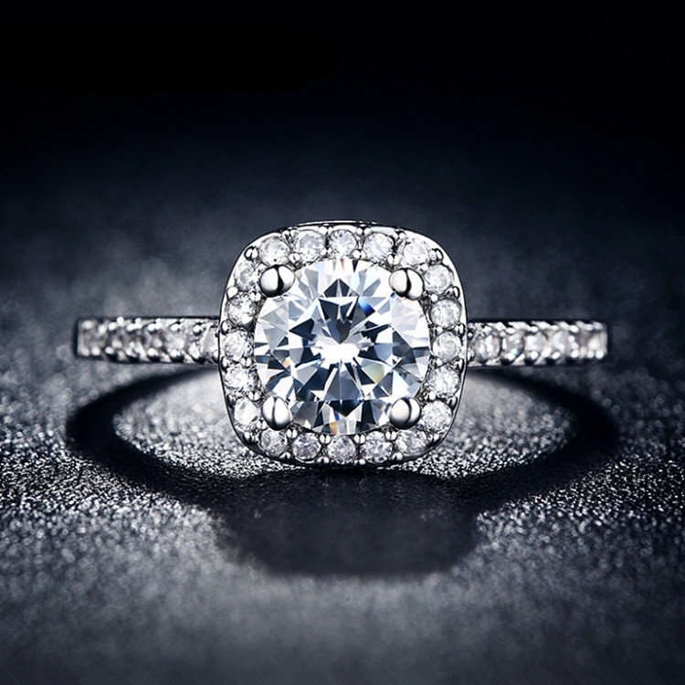 Exquisite 1.5 Carat Simulated Diamond Ring. Size 7 / O