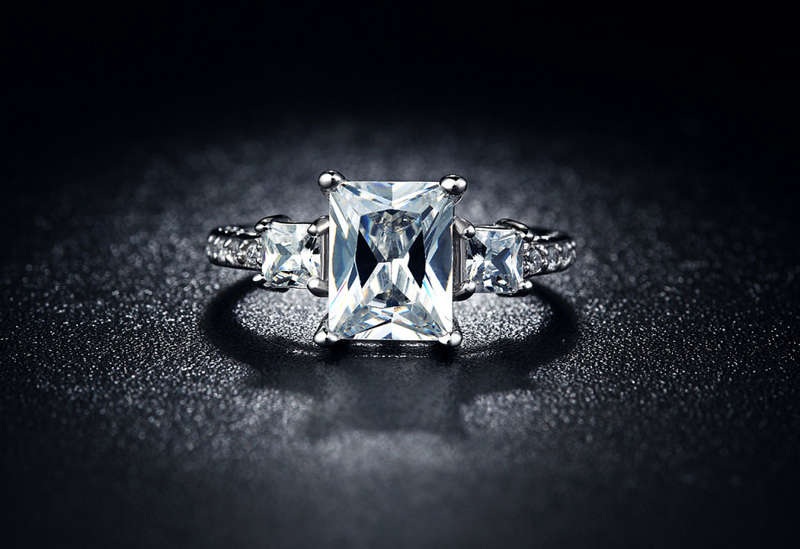 Exquisite 1.70 Carat Simulated Diamond Trio Stone Ring. Size 7 / O