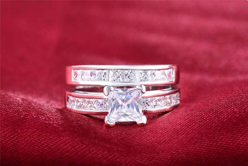 Stunning 2.25 Carat Princess Cut Simulated Diamond Ring Set (Double Band). Sizes Available : 7;8;9