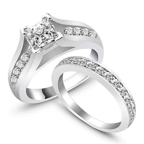Astonishing 2.04 Carat Princess Cut Cr. Diamond with Accents Ring Set. Size 7 / O