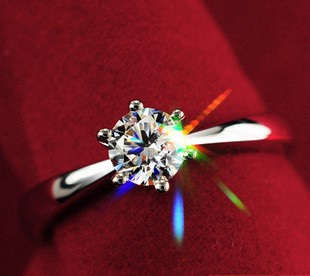 Stunning 0.82 Carat Simulated Diamond Solitaire Ring. Sizes Available : 5 ; 6 ; 7 ; 8 !!!