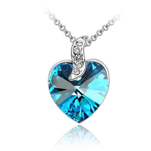 Pretty Ocean Blue Heart Necklace!!!  5 on Auction!
