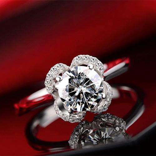 Stunning 1.60 Carat Simulated Diamond Ring. Size 9 / R3/4 . 2 ON AUCTION!