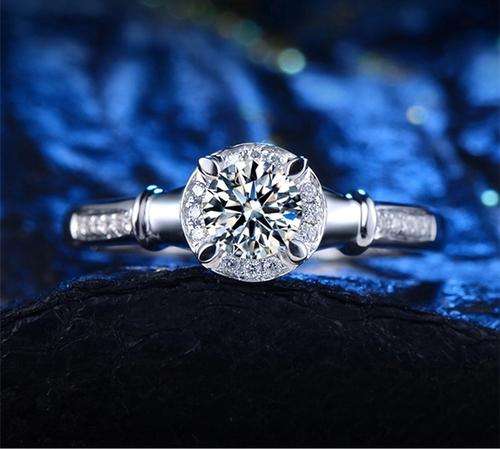 Exquisite 1.30 Carat Simulated Diamond Ring. Size 8 / Q !!! 2 ON AUCTION!!!