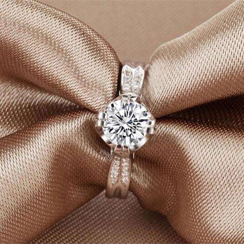 Breathtaking 2 Carat Simulated Diamond Engagement/Wedding Ring. Size 8 / Q . 2 ON AUCTION!
