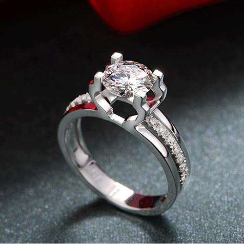 Exquisite 1.80 Carat Simulated Diamond Ring. Size 8 / Q !!! 2 ON AUCTION!!!