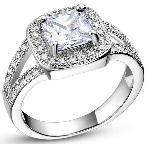 Exquisite 2 Carat Simulated Diamond Halo Ring. Size 9 / R3/4