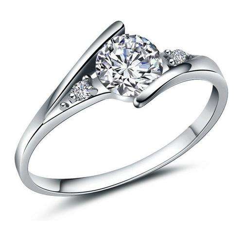 Stunning 0.5 Carat Simulated Diamond Twist Ring. Size 6 / M ! 5 ON AUCTION!!!