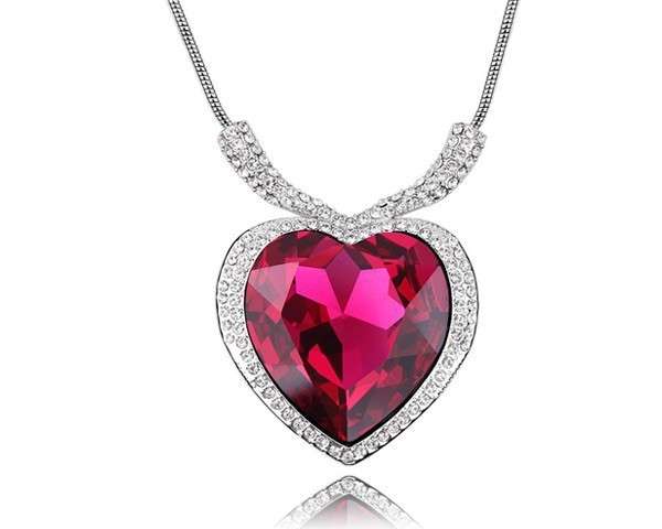 Titanic Heart of the ocean inspired necklace!!!