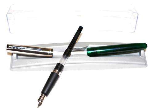 Parker Frontier Green Fountain Pen
