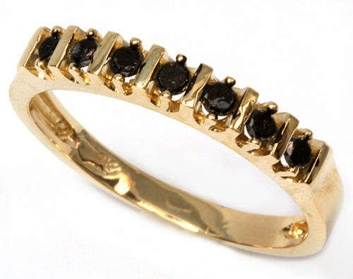 FINE SOLID 9KT YELLOW GOLD BLACK DIAMOND RING NO RESERVE!!!!!!!!!!!!!!!