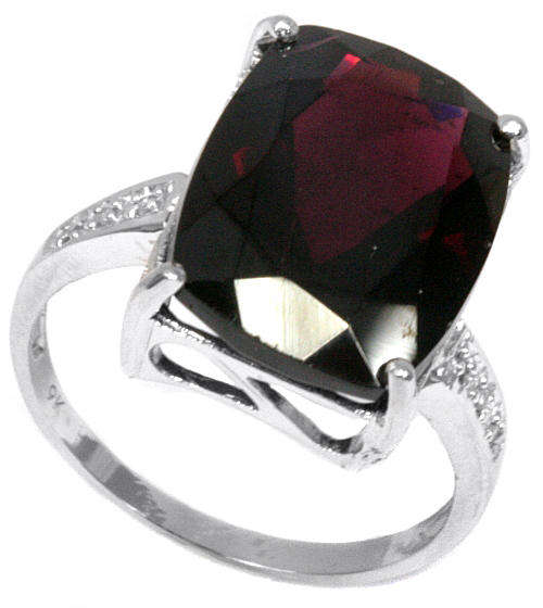 LOVELY SOLID 9K WHITE GOLD GENUINE GARNET & DIAMOND RING