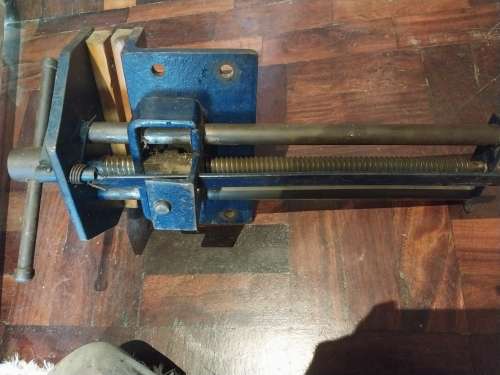 Very scarce!  Giant Record vice