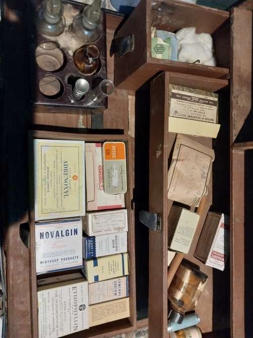 Old doctor`s bag Rare find!