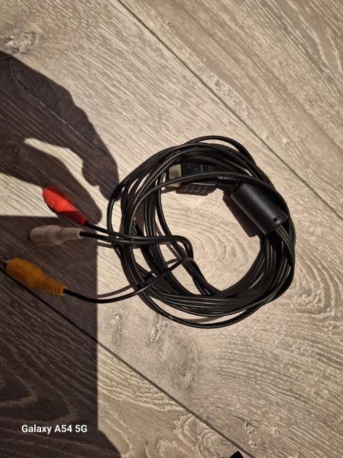 Playstation 2 Console (Faulty) With Controller , Memory Card And All Cables Up for Auction
