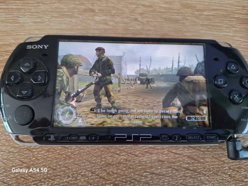 Call of Duty Roads to Victory (PSP) - NEXT BUSINESS DAY SHIPPING!