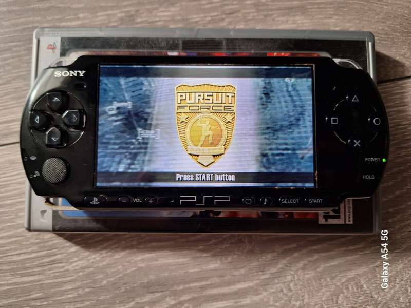 Pursuit Force (PSP) - NEXT BUSINESS DAY SHIPPING!