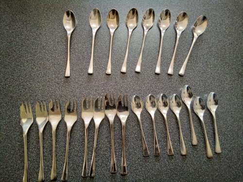 Set of Arthur Price, Country Plate Designer Silverware 8xteaspoons 8xdessert forks 7xcake spoons