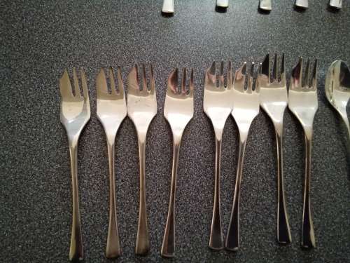 Set of Arthur Price, Country Plate Designer Silverware 8xteaspoons 8xdessert forks 7xcake spoons