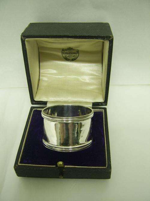 Hallmarked Silver Serviette Ring in Presentation Case - R1 no reserve