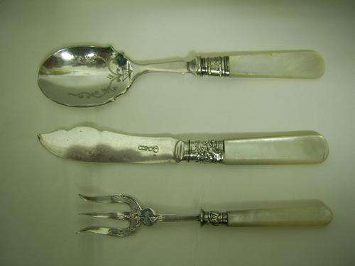 Hallmarked Silver mother of Pearl Jam Spoon and other extras - R1 No Resrve