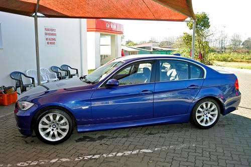 2007 BMW 330i - IMMACULATE