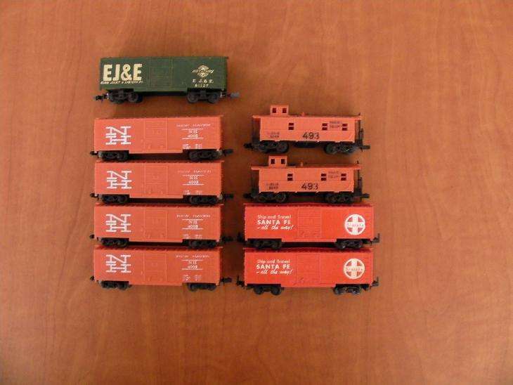 12 X Assorted Wagons (N-Gauge)