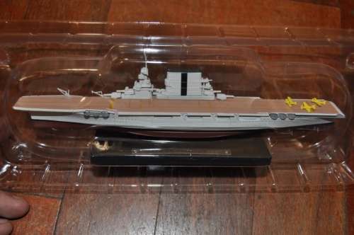 ATLAS DIECAST WARSHIP IN MINT CONDITION,BOXED,USS SARATOGA