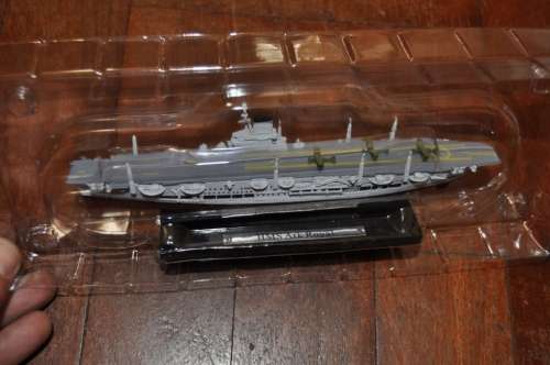 ATLAS DIECAST WARSHIP IN MINT CONDITION,BOXED,HMS ARK ROYAL