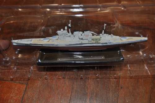 ATLAS DIECAST WARSHIP IN MINT CONDITION,BOXED,HMS RENOWN
