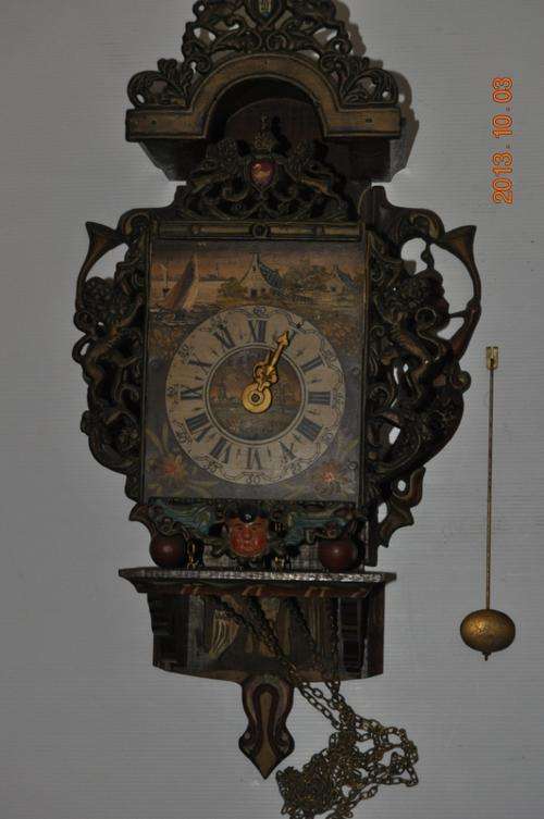 CRAZY START R1 !!!! WOW !!!!! OLD DUTCH HAND PAINTED WALL CLOCKS