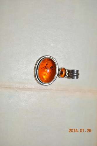 BEAUTIFUL!!!! AMBER AND SILVER PENDANT!!!!