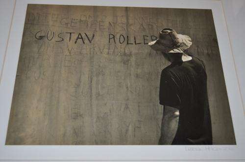 FANTASTIC SIGNED LITHOGRAPH BY FAMOUS DEREK McKENZIE