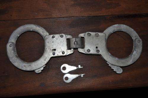 VINTAGE HANDCUFFS WITH TWO KEYS