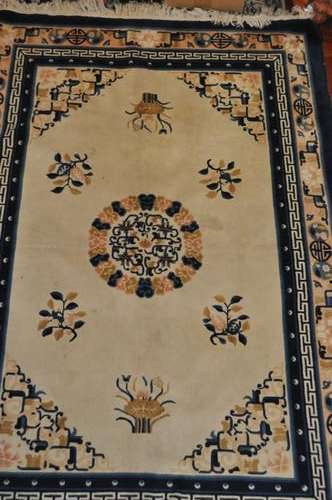 STUNNING VINTAGE CHINESE  HANDMADE CARPET IN GREAT CONDITION!!!!