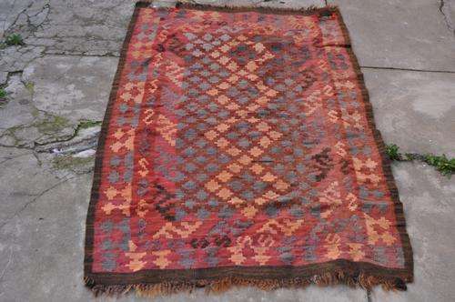 BEAUTIFUL VINTAGE KILIM CARPET