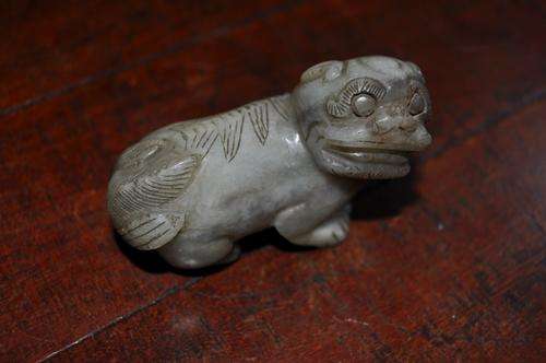 VERY DETAILED JADE CARVED NETSUKE
