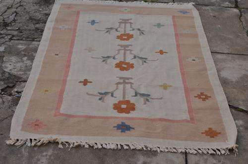 STUNNING HANDMADE DHURRIE CARPET IN VERY GOOD CONDITION 123x182cm