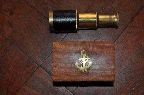 AMAZING MINIATURE VINTAGE BRASS SPYGLASS IN THE BOX