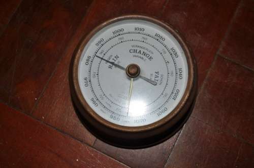 VINTAGE HUGER PRACISIONS  BAROMETER,MADE IN GERMANY