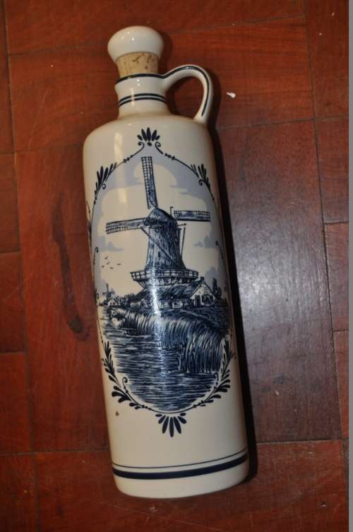 BEAUTIFUL  BLUE DELFT BOTTLE MADE FOR BOLS